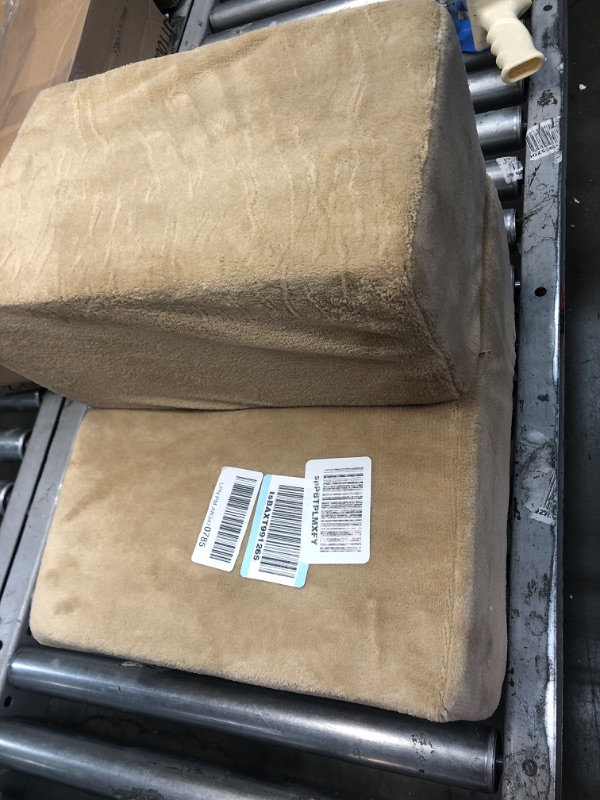 Photo 1 of 13in. Height 2-Step Pet Stairs(Unknown Brand)
