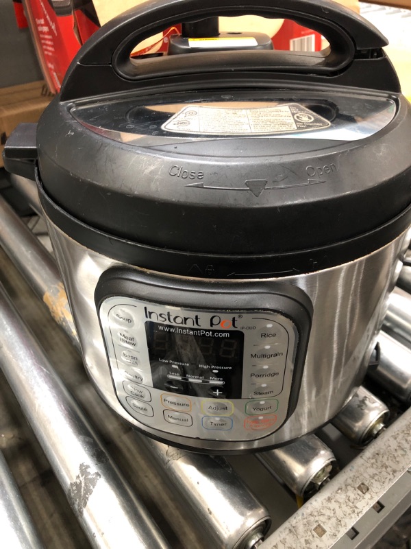 Photo 6 of *** POWERS ON *** Instant Pot 6qt Duo Pressure Cooker