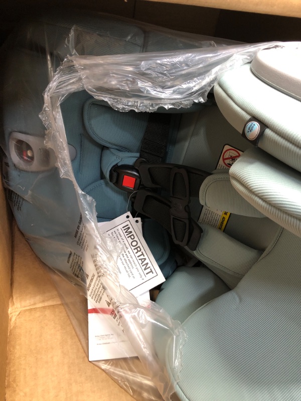 Photo 3 of Britax Advocate Clicktight Convertible Car Seat, Green Ombre SafeWash Green Ombre Advocate