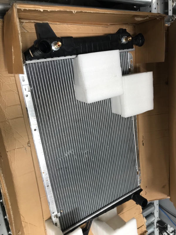 Photo 2 of DWVO Radiator Compatible with Ford F-150 F-200 F-250 F-250 HD F-350 Bronco 5.0L 5.8L V8 DWRD1083