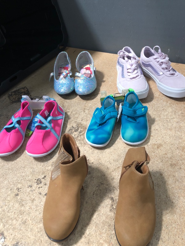 Photo 1 of BUNDLE OF 5 ASSORTED PAIRS OF SHOES FOR KIDS - SIZE 2, 11, 8