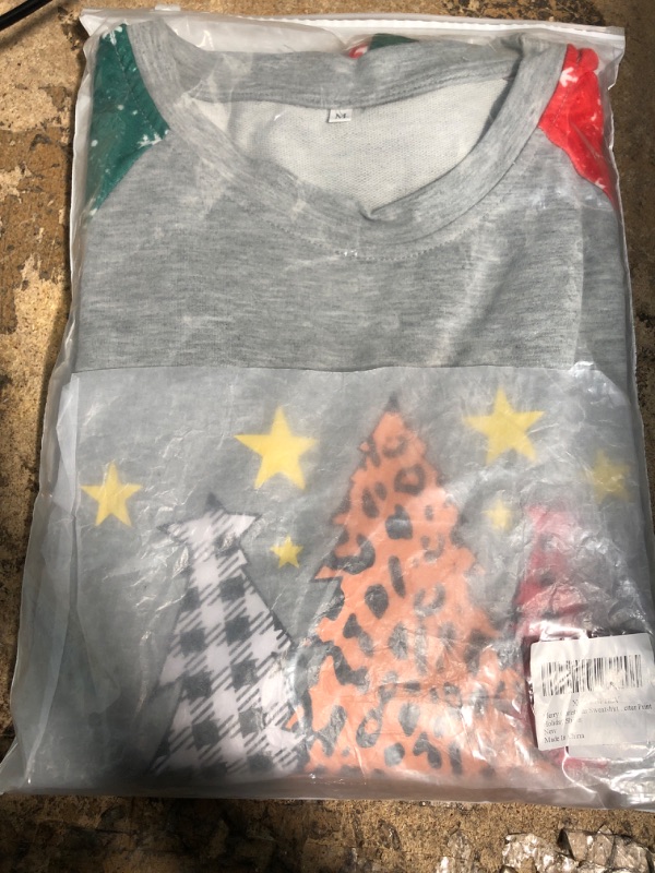 Photo 2 of Merry Christmas Sweatshirt for Women Christmas Tree Plaid Tops Raglan Long Sleeve Snowflake Letter Print Holiday Shirts A-grey6 Size medium 