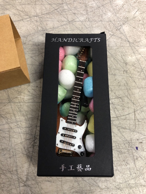 Photo 1 of 18cm COFFEE ELECTRIC GUITAR ORNAMENT 
