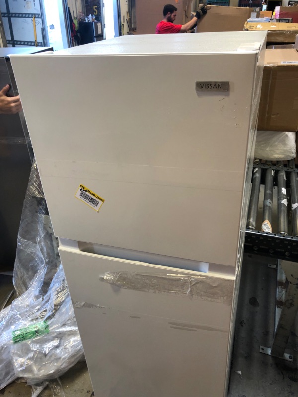 Photo 2 of 10.1 cu. ft. Top Freezer Refrigerator in White
