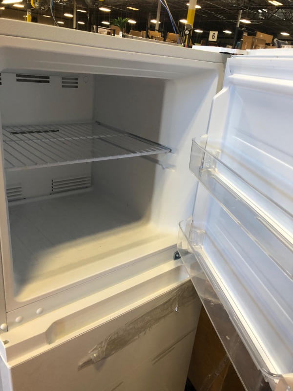 Photo 3 of 10.1 cu. ft. Top Freezer Refrigerator in White
