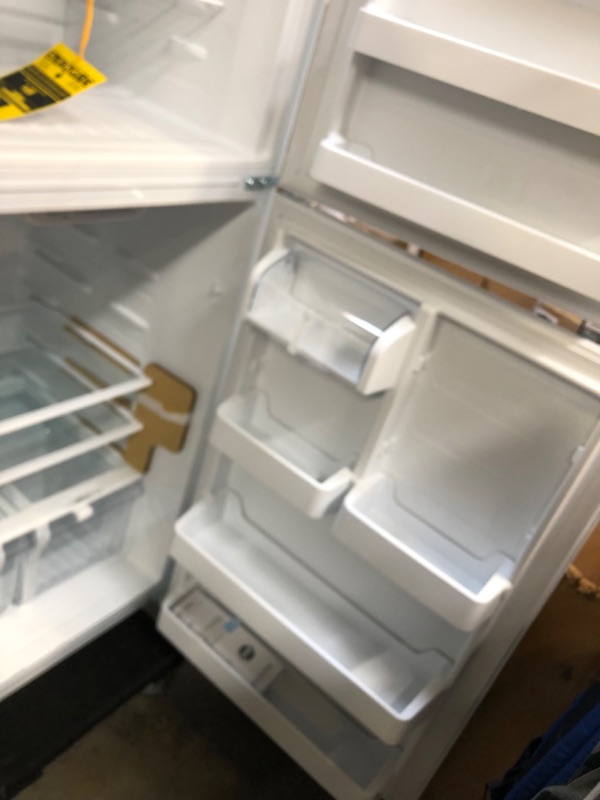 Photo 4 of 18 cu. ft. Top Freezer Refrigerator DOE in White
