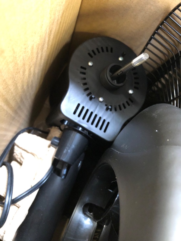 Photo 2 of 12 in. 3 Speed Oscillating Desk Fan
