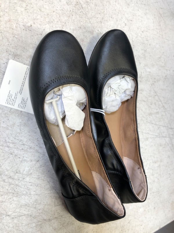 Photo 1 of BLACK FLAT SHOES SIZE 11.5