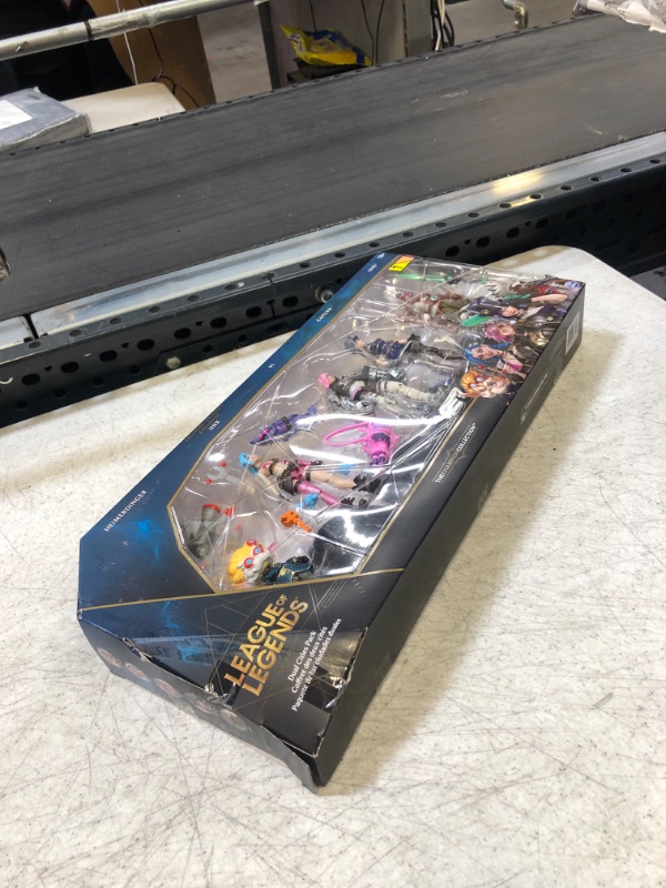 Photo 1 of Dual Cities Pack w/ Exclusive Jinx, Heimerdinger, Vi, Caitlyn, Ekko, 4-Inch Figures, Ages 12 and Up