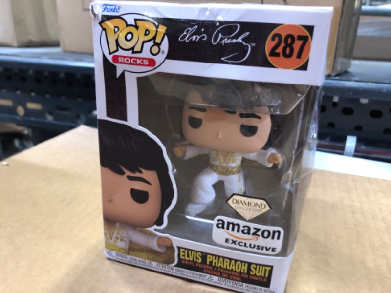 Photo 2 of Funko Pop! Rocks: Elvis Presley - Elvis Pharaoh Suit, Diamond Glitter (Amazon Exclusive)