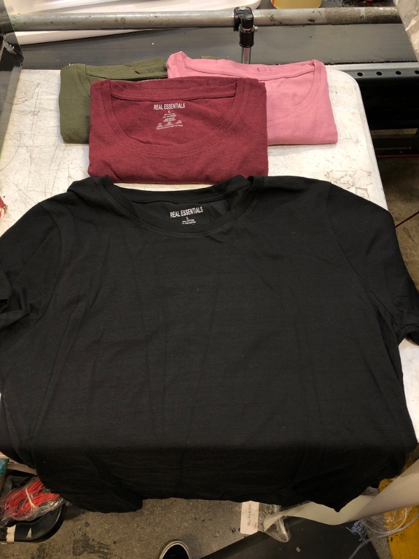 Photo 1 of CREW NECK T-SHIRTS 4 PACK , SIZE LARGE 