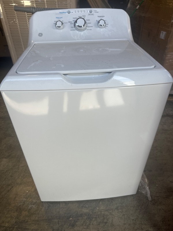 Photo 2 of GE Electric 4.2-cu ft Agitator Top-Load Washer (White)