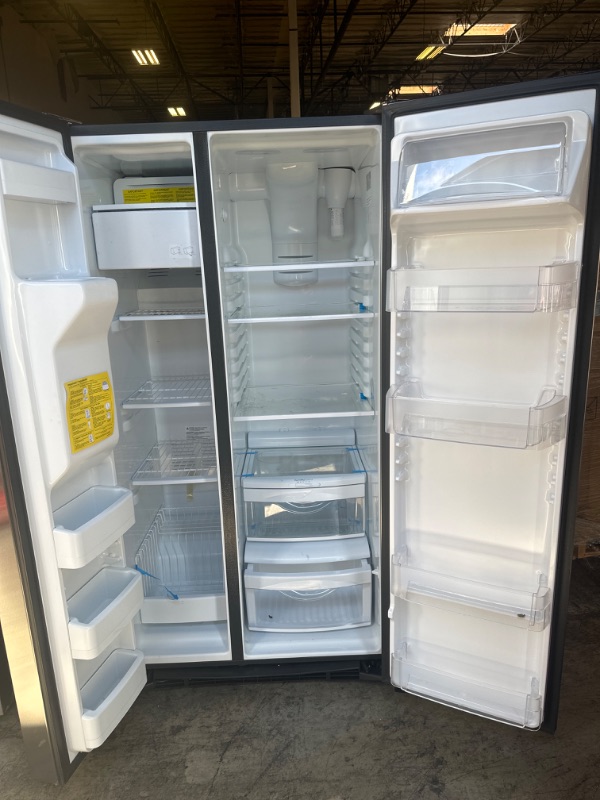 Photo 3 of GSS25GMPES GE 36" 25.3 cu ft Side by Side Refrigerator