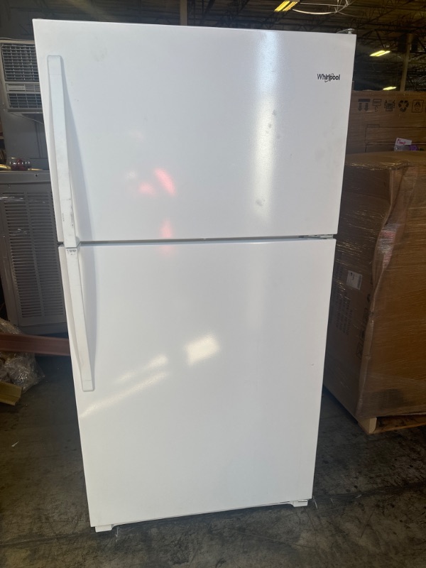 Photo 2 of Whirlpool 20.5-cu ft 32.75-in Top-Freezer Refrigerator 