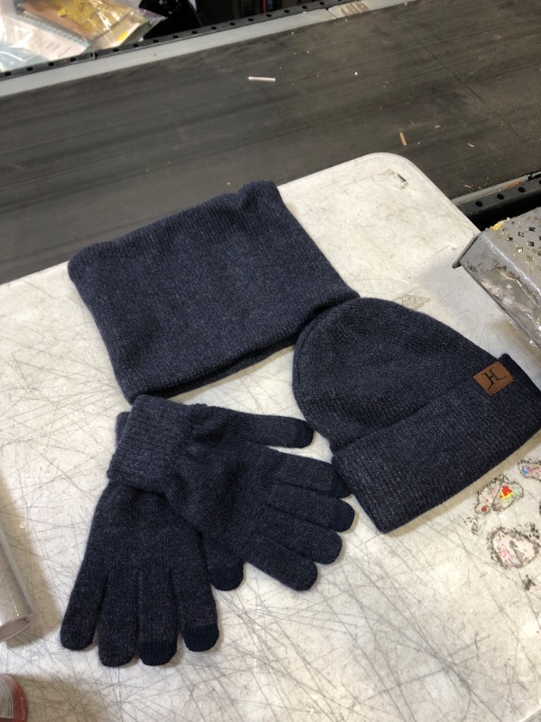 Photo 1 of 3PC SET (HAT,SCARF,GLOVES)