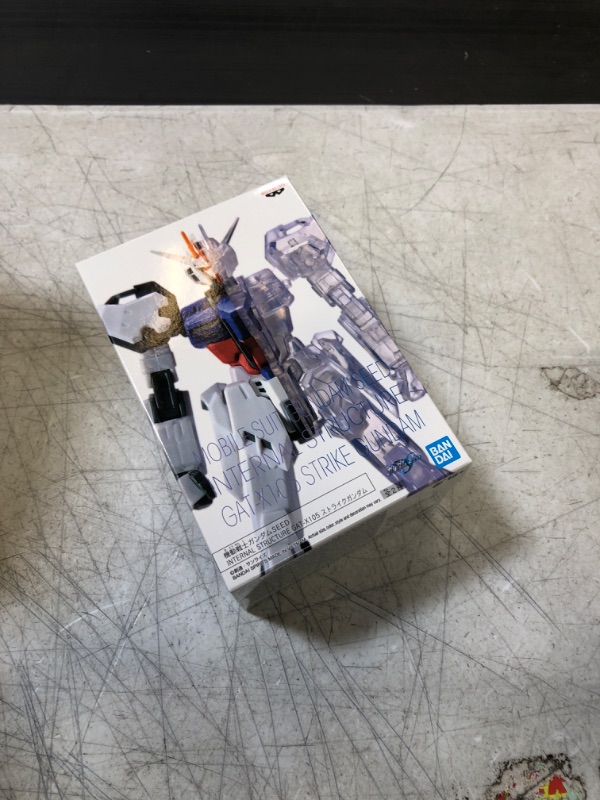 Photo 1 of Banpresto Mobile Suit Gundam Seed Internal Structure GAT-X105 Strike Gundam(ver.A)
