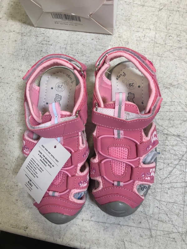 Photo 1 of Apakowa Kid's Boy's Girl's Soft Sole Close Toe Sport Beach Sandals (Toddler/Little Kid) 1 Little Kid 
