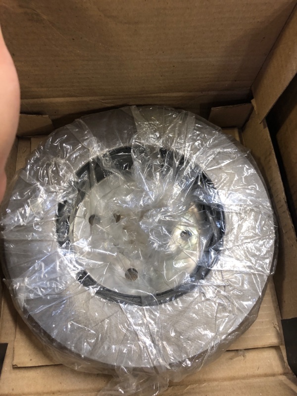 Photo 2 of Front Dynamic Friction Company Disc Brake Rotor 600-67065 (1) For 2012-2018 Nissan March, 2012-2019 Nissan Versa, 2014-2018 Nissan Note, 2014-2019 Nissan Versa Note, 2015-2019 Nissan Micra Silver