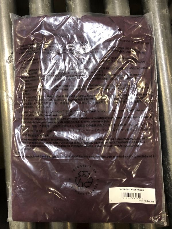 Photo 1 of Amazon Essentials SIZE SMALL Men's Slim-Fit Short-Sleeve V-Neck T-Shirt, Pack of 2 Small Burgundy