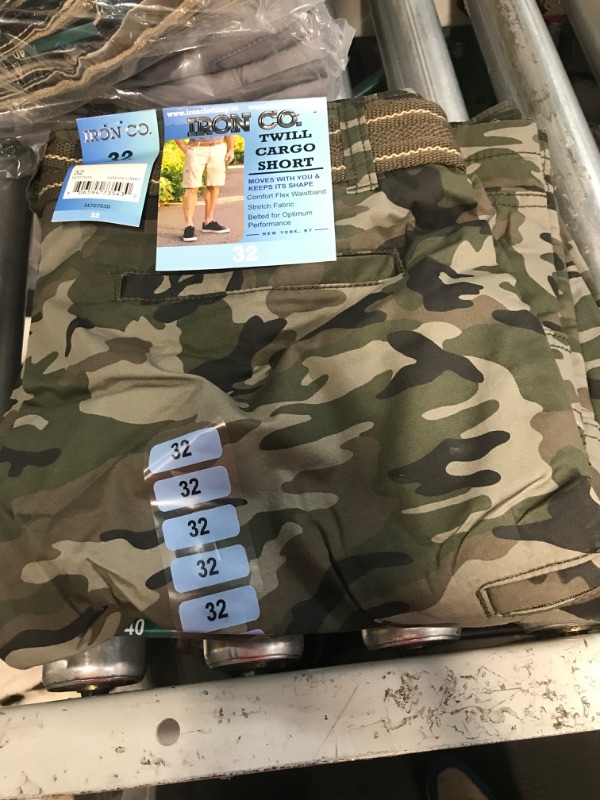 Photo 2 of ** SEE NOTES**2 PACK Iron Clothing Twill Cargo Shorts Green Camo 
