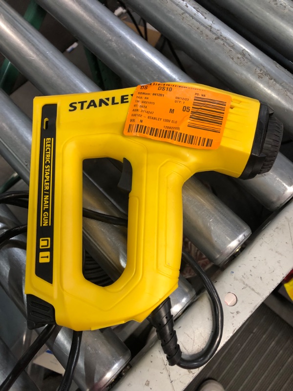 Photo 4 of ** TESTED/WORKED**Electric Stapler and Brad Nail Gun
