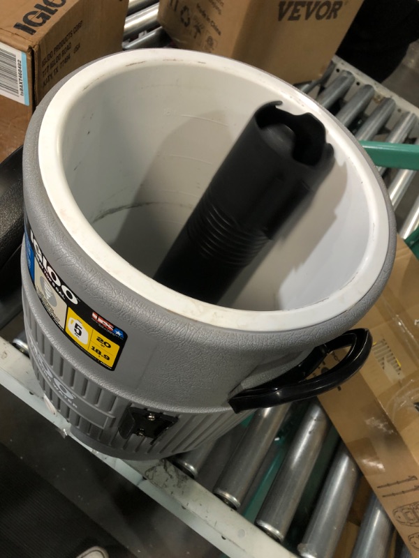 Photo 7 of ***USED AND DIRTY - SEE PICTURES***
Igloo 5-10 Gallon Portable Sports Cooler 5 Gal, Gray