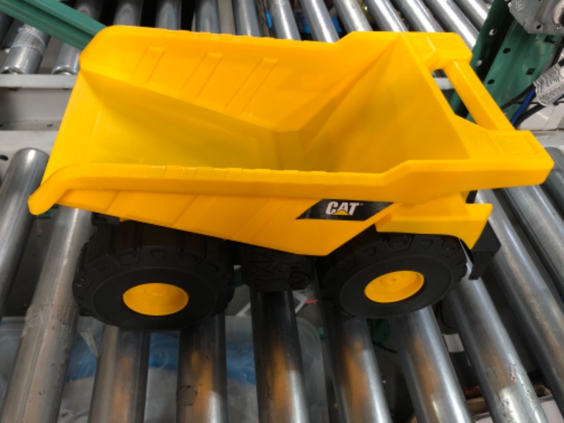 Photo 2 of Cat Construction Tough Rigs 15" Toy Wheel Loader toy Plastic Cat Loader