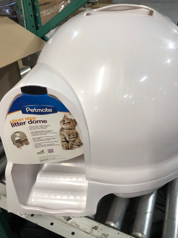 Photo 2 of *MINOR CRACK ON TOP*
Aspen Pet Booda Clean Step Litter Box (Pearl)