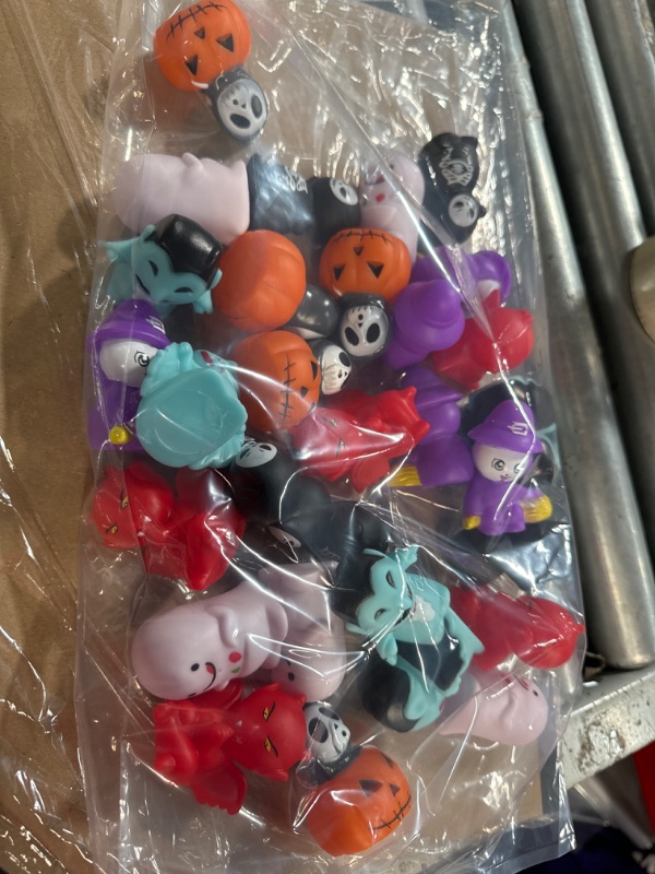 Photo 1 of 30 Pcs Halloween Rubber Ducks Squirting Toys