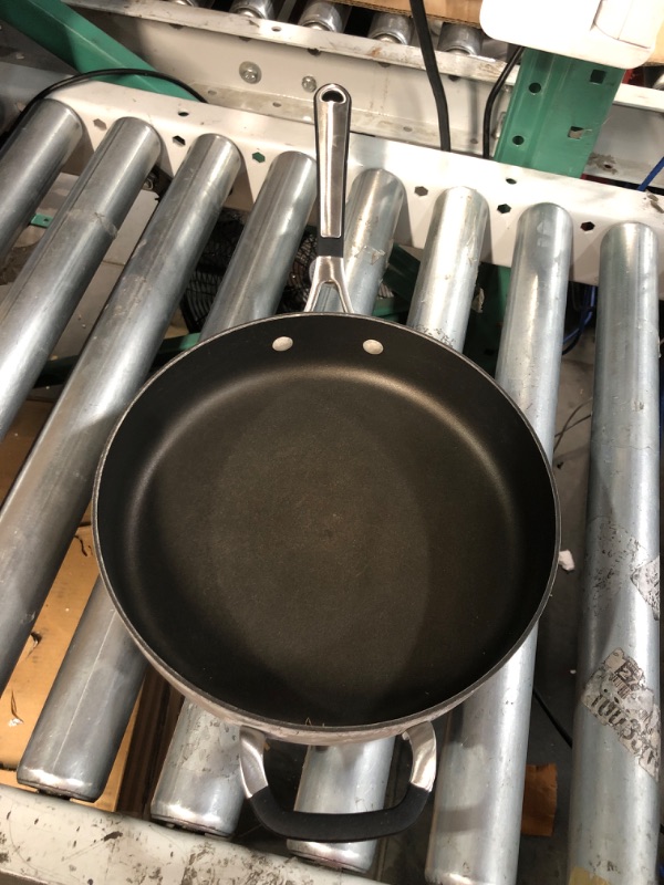 Photo 2 of 10" skillet for stove top cooking