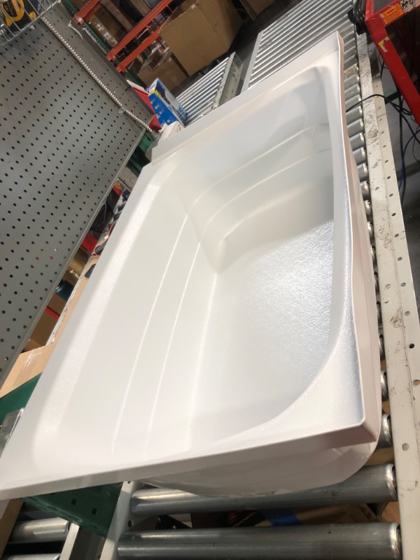 Photo 1 of ***BENT - WARPED - SEE PICTURES***
Lippert Replacement 24" x 36" White Right Hand Bathtub with Scratch-Resistant ABS Acrylic 209658