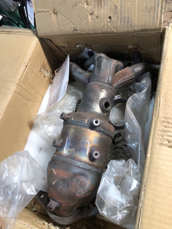 Photo 1 of *USED* 4 CYLINDER CATALTIC CONVERTER 