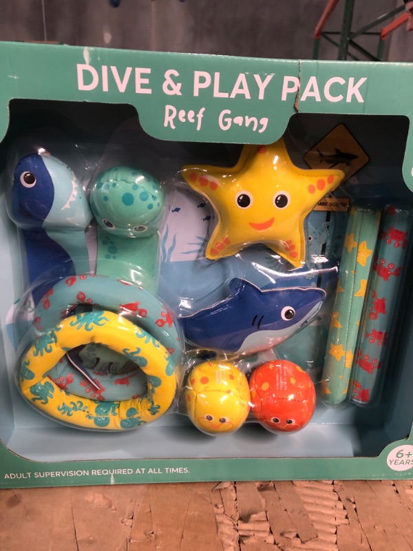 Photo 2 of Coconut Grove Dive & Play Pack, Reef Gang