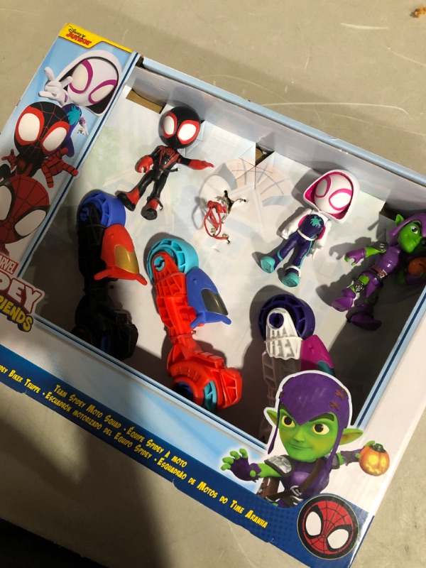 Photo 3 of * missing spider man see images *
Spidey and Friends Team Spidey Moto Squad Action Figures & Motorcycle Set
