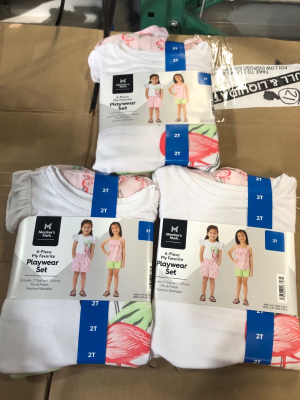 Photo 3 of 4-piece playwear 2T size clothing 3 pairs