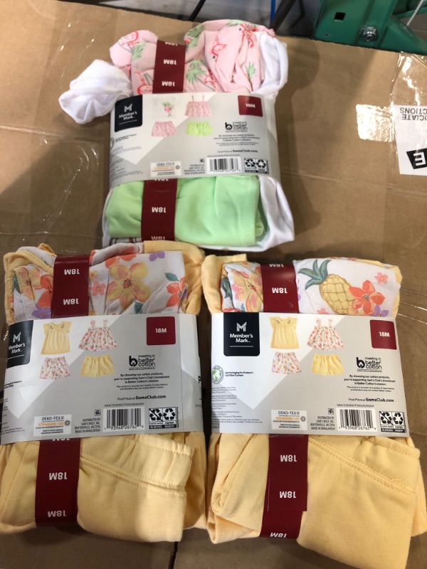 Photo 1 of 4-piece playwear 18M size clothing 3 pairs