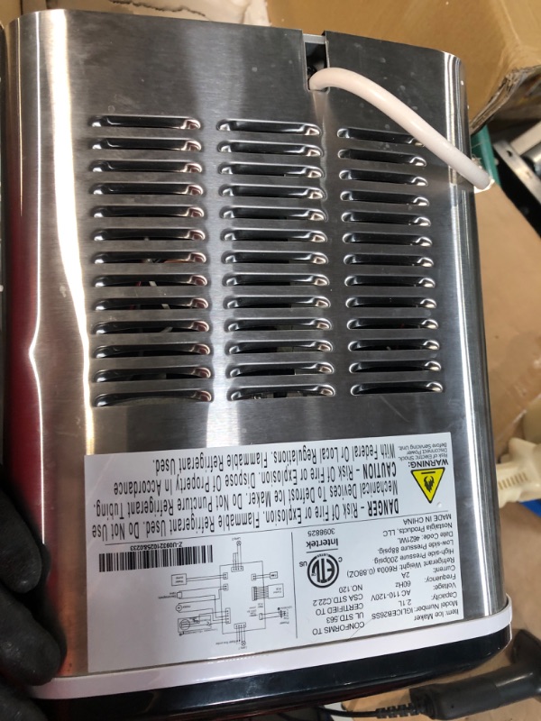 Photo 1 of *PREV USED-missing scooper*
Igloo Electric Countertop Ice Maker Machine