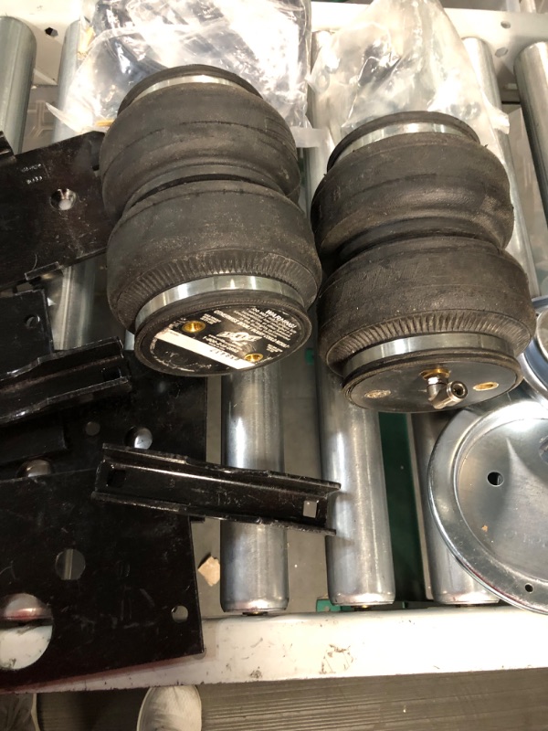 Photo 1 of Air Lift 57289 LoadLifter 5000 Air Suspension Kit