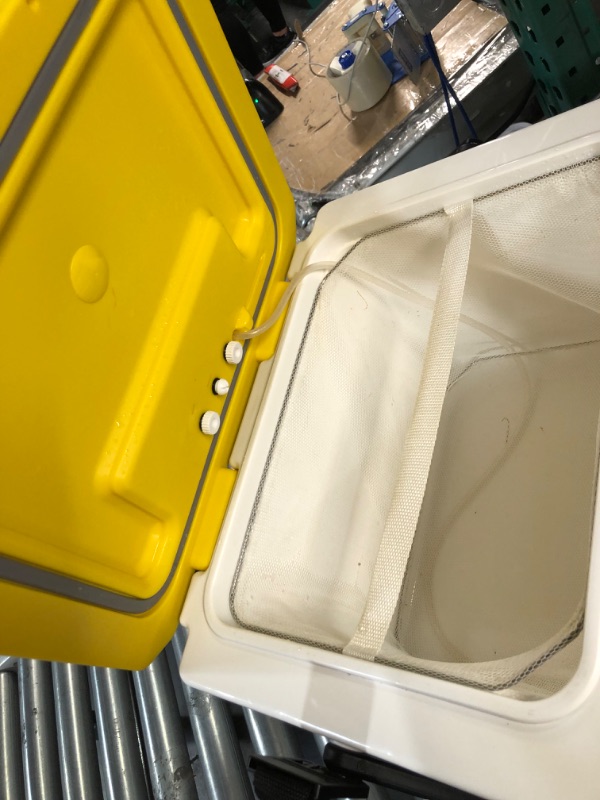 Photo 1 of ***SMELLS USED! HAS STUFF ON IT FROM USE*** Frabill Magnum Bait Station 19 Quart