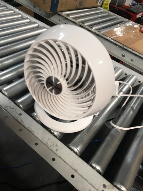 Photo 2 of ***PARTS ONLY*** Vornado 460 Small Whole Room Air Circulator Fan with 3 Speeds, 460-Small, White White 460 - Small Fan