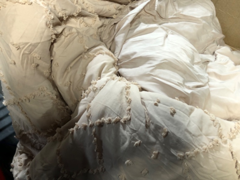 Photo 4 of ***STOCK PHOTO FOR REFERENCE ONLY*** Bedsure Boho Bedding Queen for All Seasons