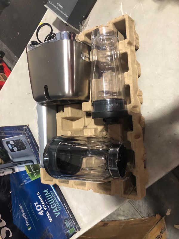 Photo 2 of ***FOR PARTS - DOESN'T POWER ON - NON REFUNDABLE***
Oster BLSTAB-CB0-000 Blender with FoodSaver Vacuum Sealing System, Brushed Nickel