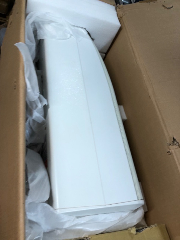 Photo 1 of JBL Professional CBT 70J-1-WH Two-Way Line Array Column with Asymmetrical Vertical Cove, White White 500-Watt Two-Way Line Array Speaker