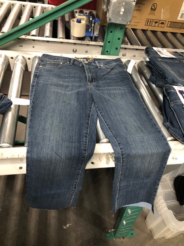 Photo 1 of **SEE NOTES**
Seven7 Ladies High-Rise Step Hem Cropped Fashion Jean  SIZE 12 (2PACK)