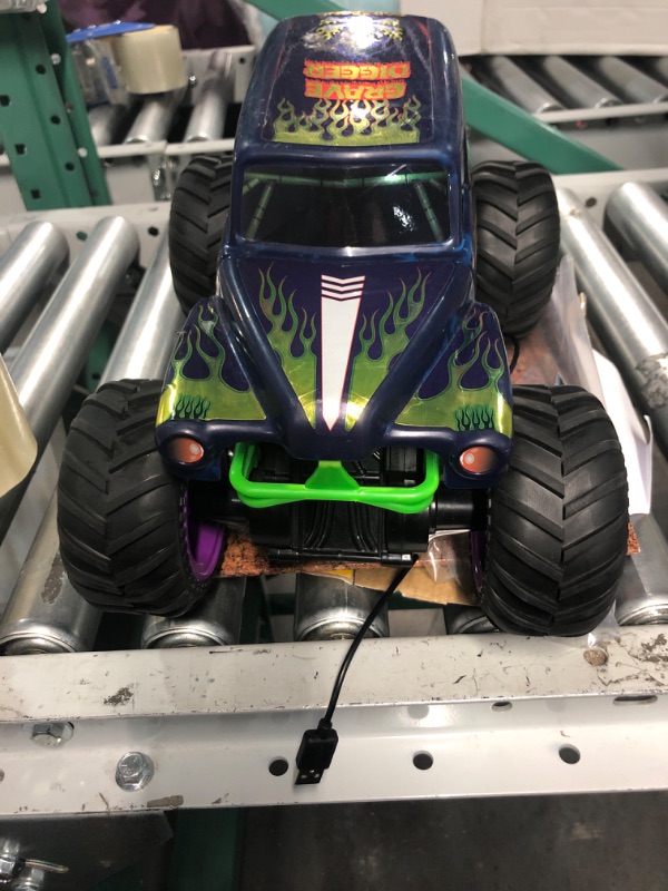 Photo 2 of **missing controller** Monster Jam, Official Grave Digger Freestyle Force, Remote Control Car, Monster Truck Toys for Boys Kids and Adults, 1:15 Scale