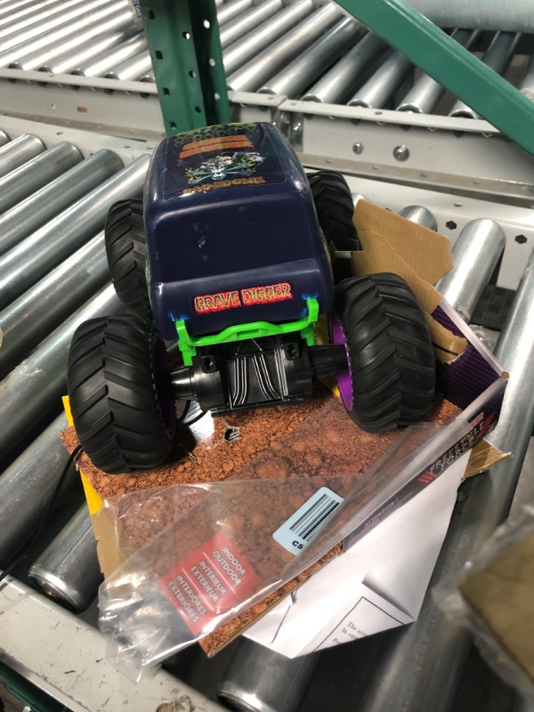 Photo 1 of **missing controller** Monster Jam, Official Grave Digger Freestyle Force, Remote Control Car, Monster Truck Toys for Boys Kids and Adults, 1:15 Scale