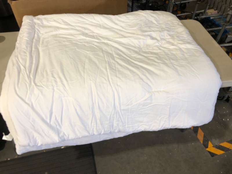 Photo 2 of **STOCK IMAGE REFERENCE ONLY/SEE PHOTOS** **USED** White Comforter King 