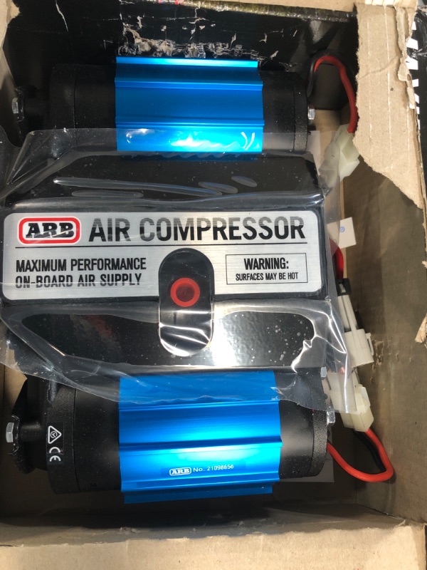 Photo 3 of ARB CKMTA12 '12V' On-Board Twin High Performance Air Compressor, Ideal for Air Lockers Locking Differentials, Tire Inflator, Air Horn, Air Tools and Pneumatic Tools. Blue and Black