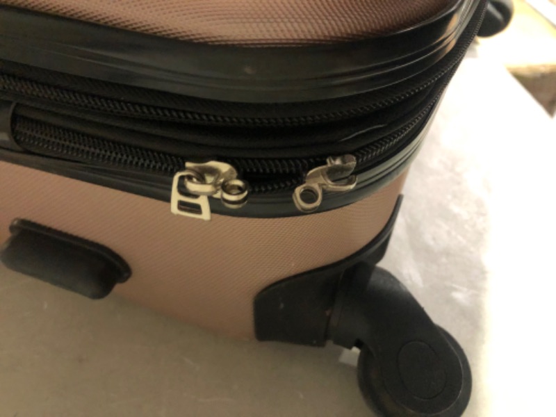 Photo 8 of **MISSING ITEM-MAJOR DAMAGE** 
Travelers Club Midtown Hardside 4-Piece Luggage Travel Set, Rose Gold