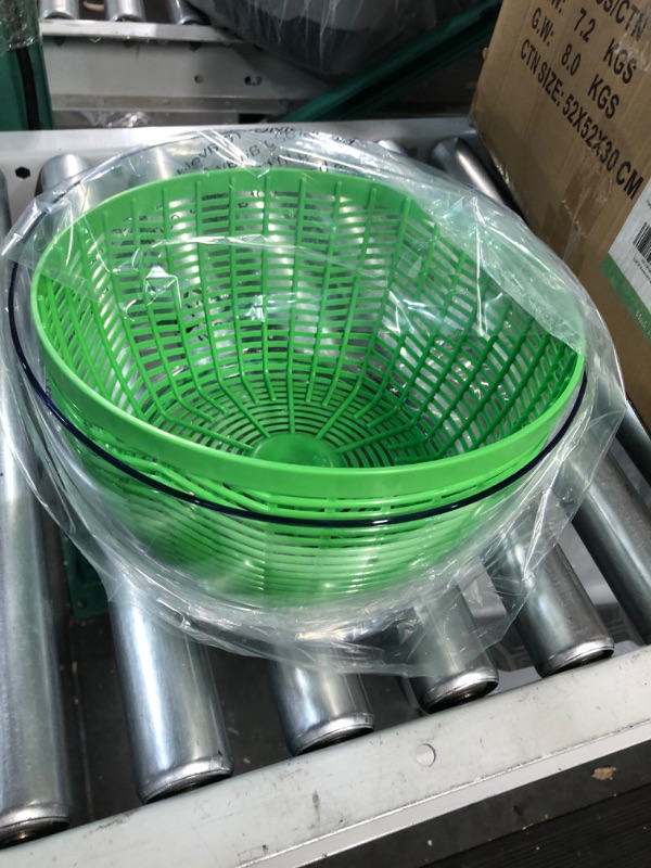 Photo 4 of * SEE NOTES* Farberware Easy to use pro Pump Spinner with Bowl, Colander and Built in draining System for Fresh, Crisp, Clean Salad and Produce, Large 6.6 quart, Green Pro Salad Spinner